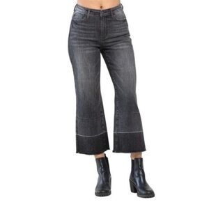Judy Blue Black Wash Crop Wide Leg Jeans Womens 15/32 distressed raw hem stretch